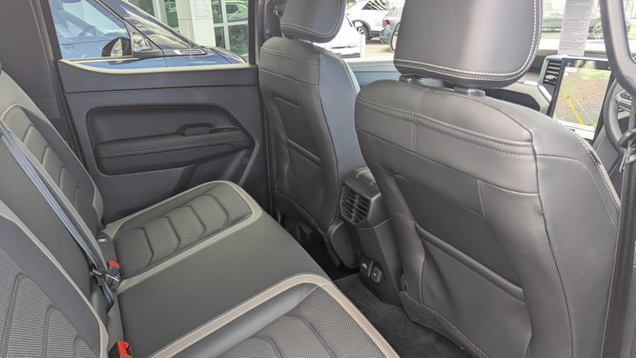 2025 VOLKSWAGEN AMAROK AVENTURA