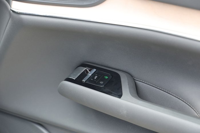 2025 Volvo EX90 Plus Twin Motor