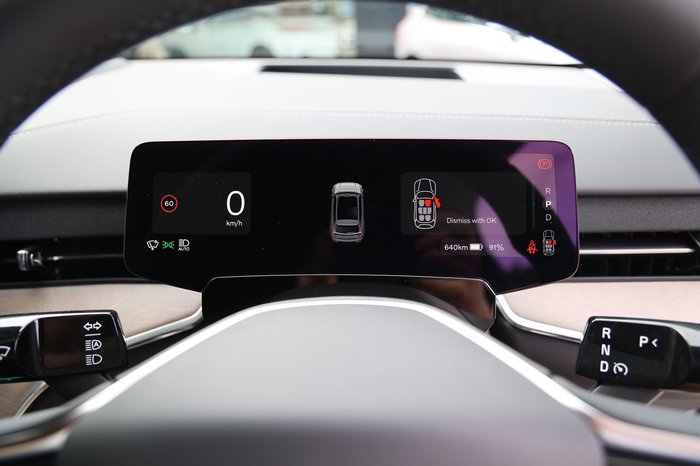 2025 Volvo EX90 Plus Twin Motor