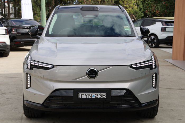 2025 Volvo EX90 Plus Twin Motor