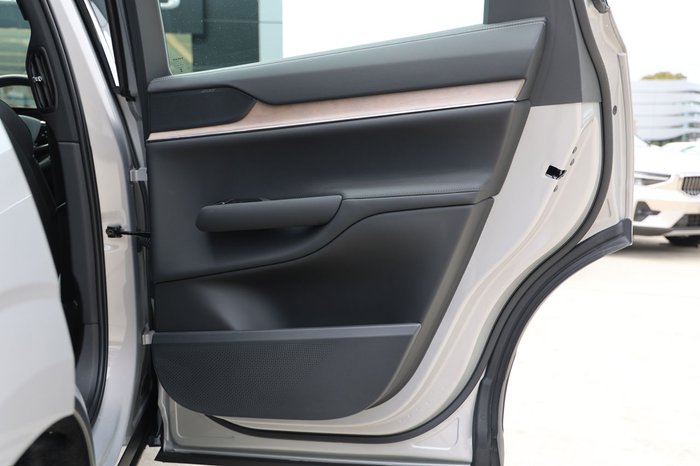 2025 Volvo EX90 Plus Twin Motor