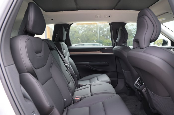 2025 Volvo EX90 Plus Twin Motor