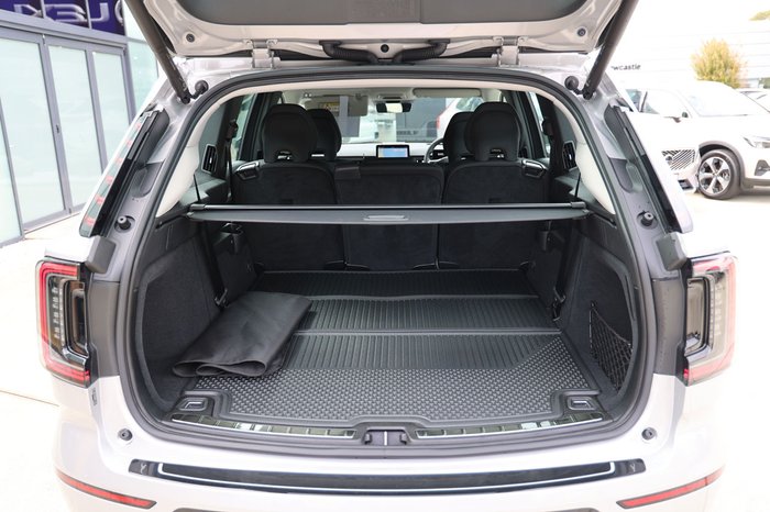 2025 Volvo EX90 Plus Twin Motor