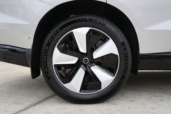 2025 Volvo EX90 Plus Twin Motor