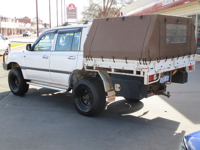 2003 Toyota Landcruiser Standard HZJ105R White