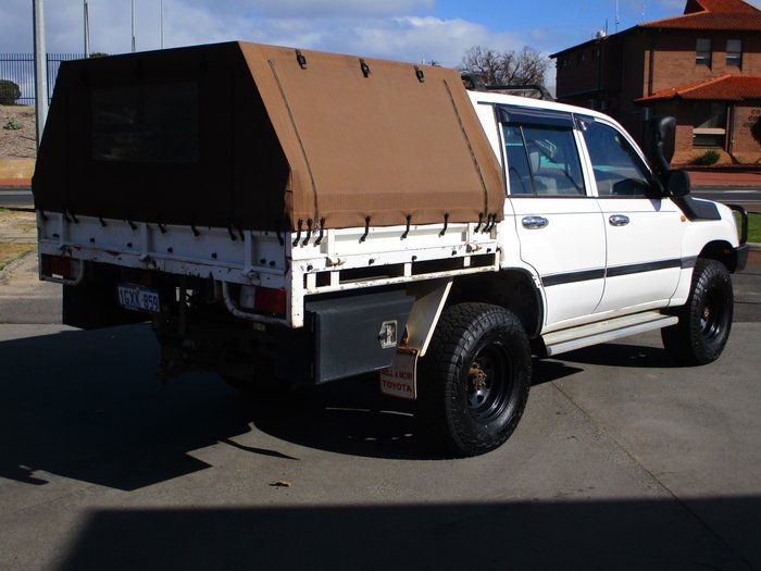 2003 Toyota Landcruiser Standard HZJ105R White