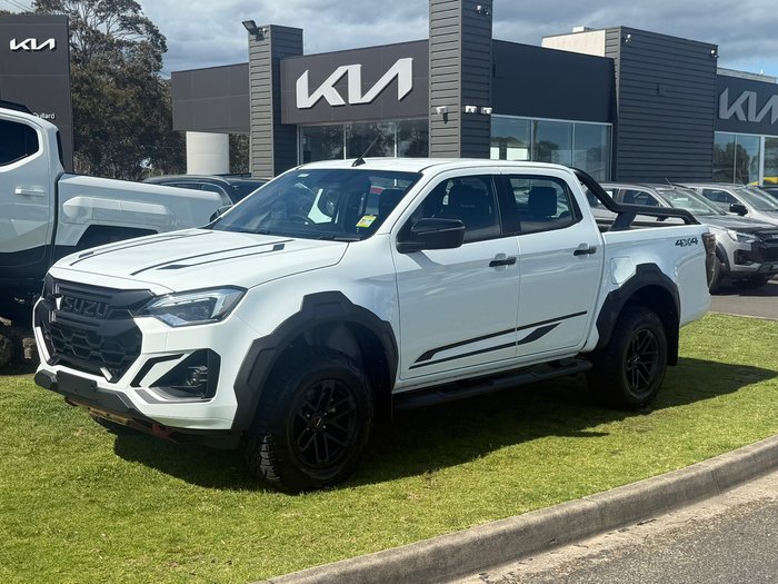 2025 Isuzu D-MAX BLADE