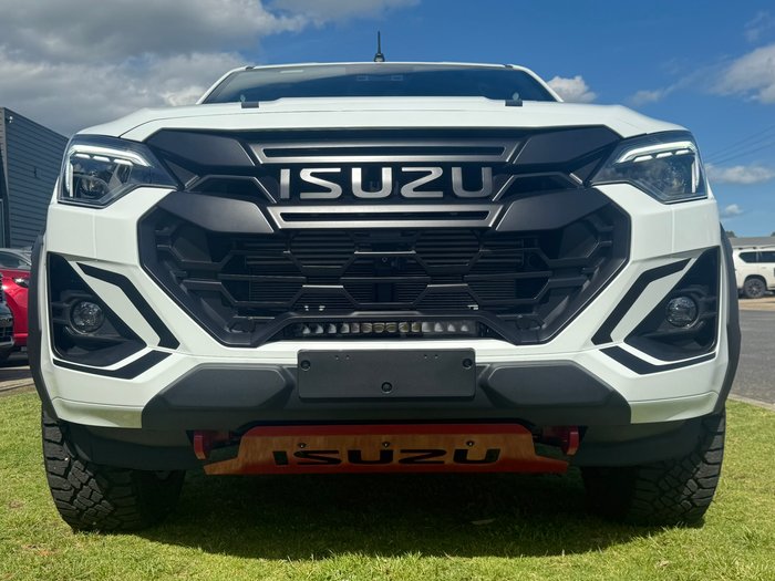 2025 Isuzu D-MAX BLADE