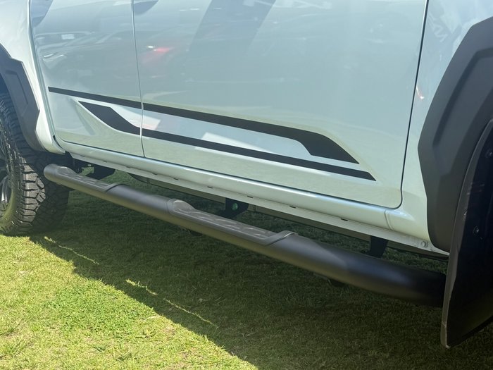 2025 Isuzu D-MAX BLADE