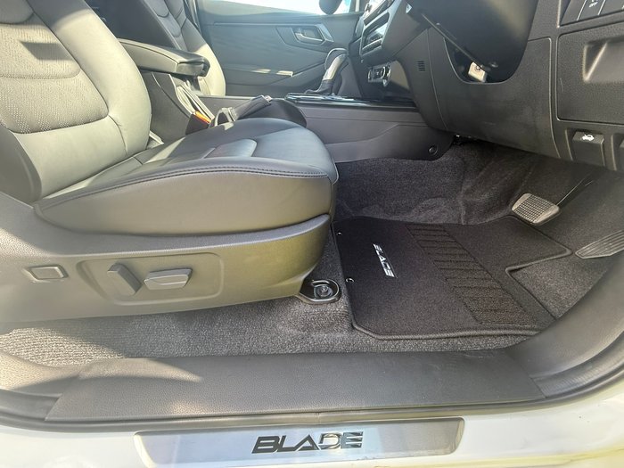 2025 Isuzu D-MAX BLADE