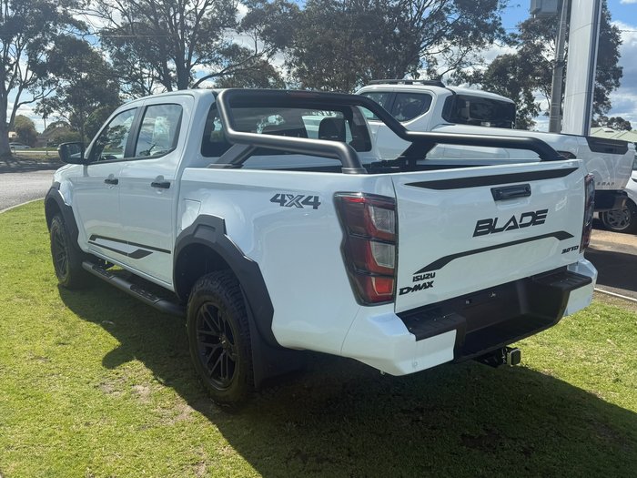 2025 Isuzu D-MAX BLADE