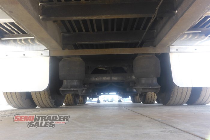 2009 Maxitrans 24 Pallet Dropdeck Curtainsider with Mezz