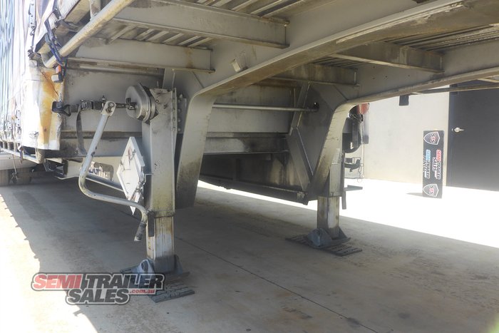 2009 Maxitrans 24 Pallet Dropdeck Curtainsider with Mezz