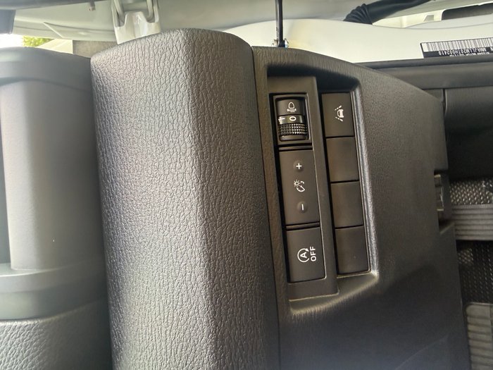 2026 NISSAN NAVARA SL