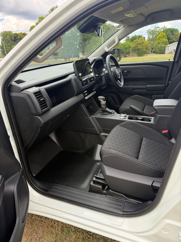 2026 NISSAN NAVARA SL