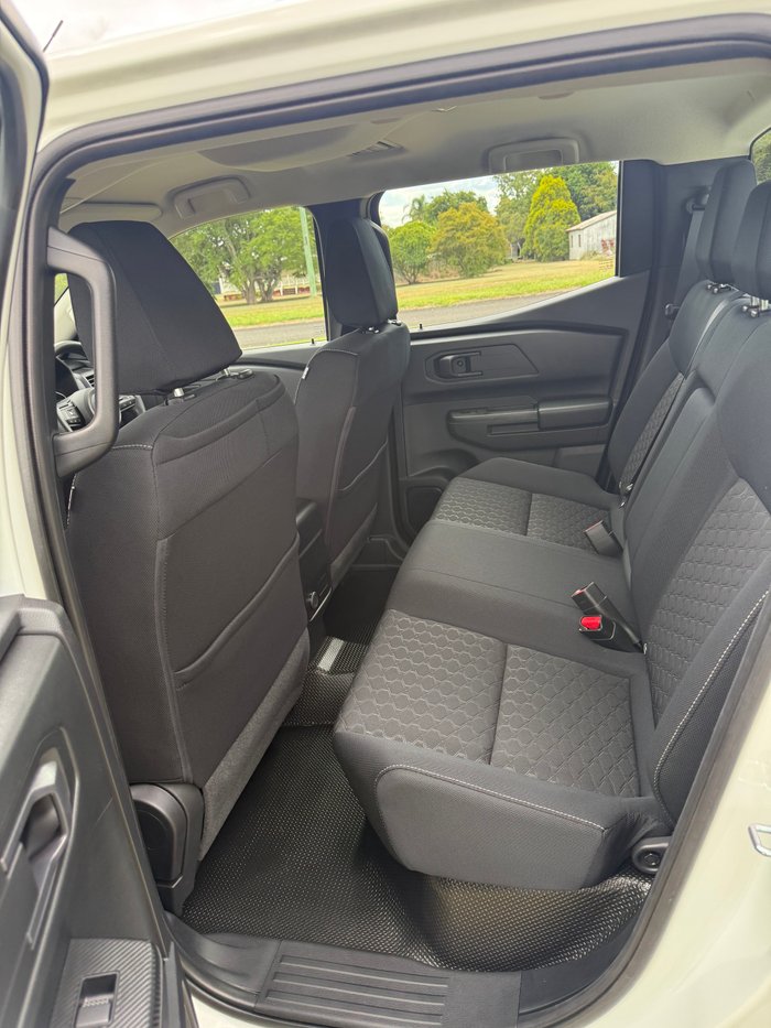 2026 NISSAN NAVARA SL