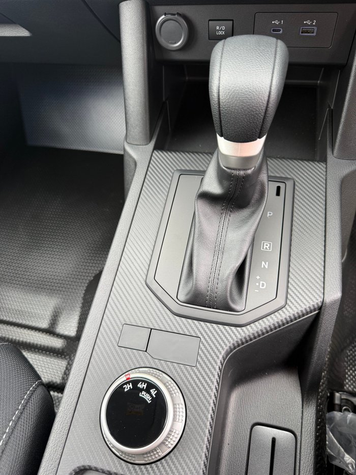 2026 NISSAN NAVARA SL