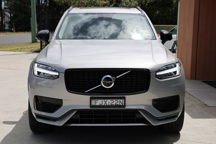 2023 Volvo XC90 Recharge Ultimate T8 Plug-In Hybrid
