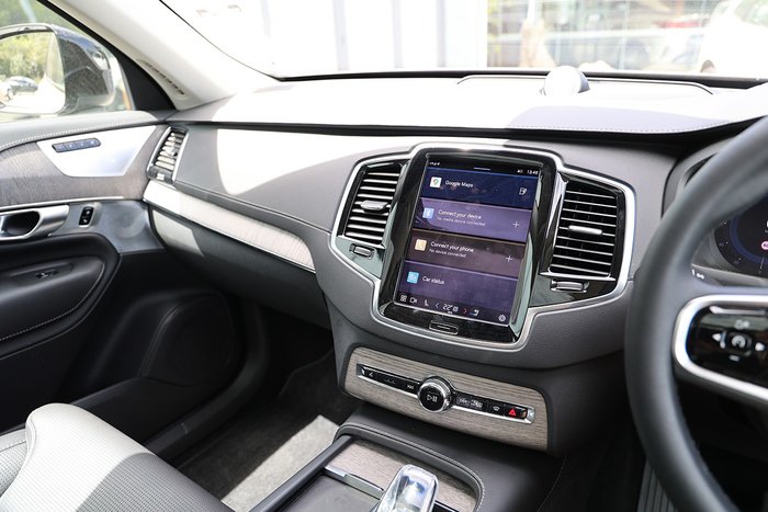 2023 Volvo XC90 Recharge Ultimate T8 Plug-In Hybrid