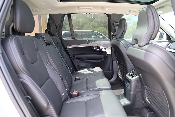 2023 Volvo XC90 Recharge Ultimate T8 Plug-In Hybrid