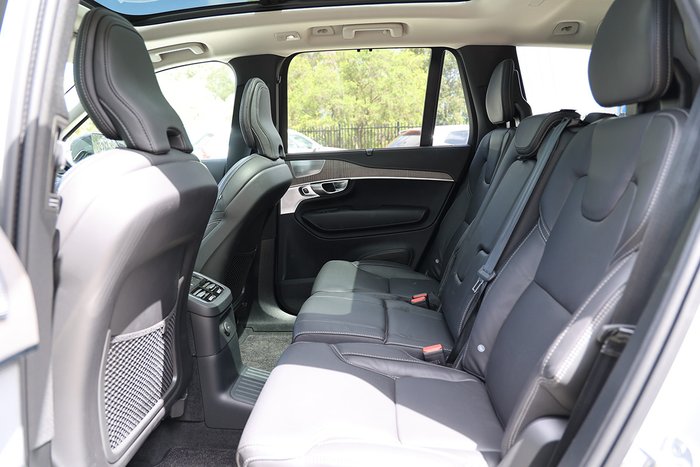 2023 Volvo XC90 Recharge Ultimate T8 Plug-In Hybrid