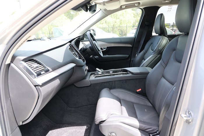 2023 Volvo XC90 Recharge Ultimate T8 Plug-In Hybrid