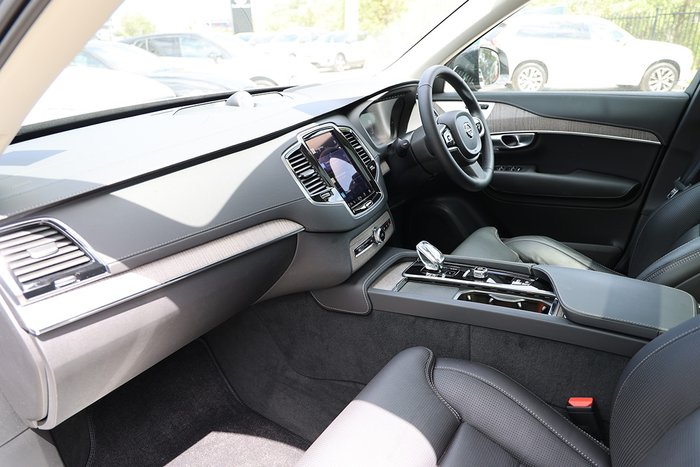 2023 Volvo XC90 Recharge Ultimate T8 Plug-In Hybrid