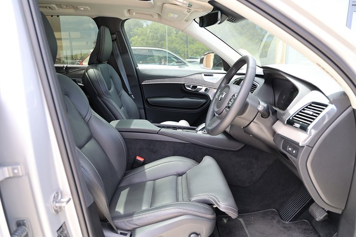 2023 Volvo XC90 Recharge Ultimate T8 Plug-In Hybrid