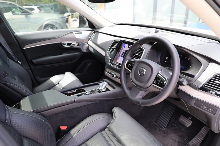 2023 Volvo XC90 Recharge Ultimate T8 Plug-In Hybrid