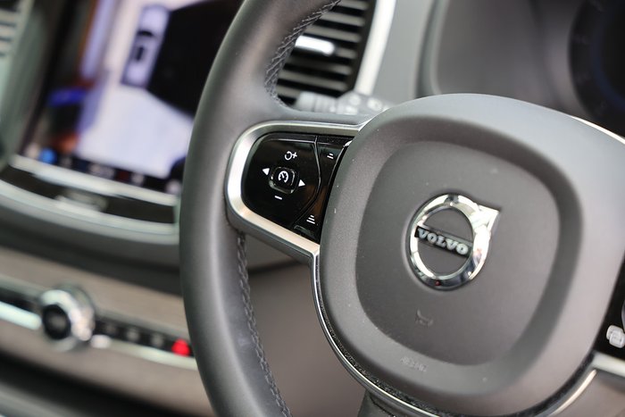 2023 Volvo XC90 Recharge Ultimate T8 Plug-In Hybrid