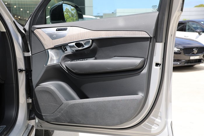 2023 Volvo XC90 Recharge Ultimate T8 Plug-In Hybrid