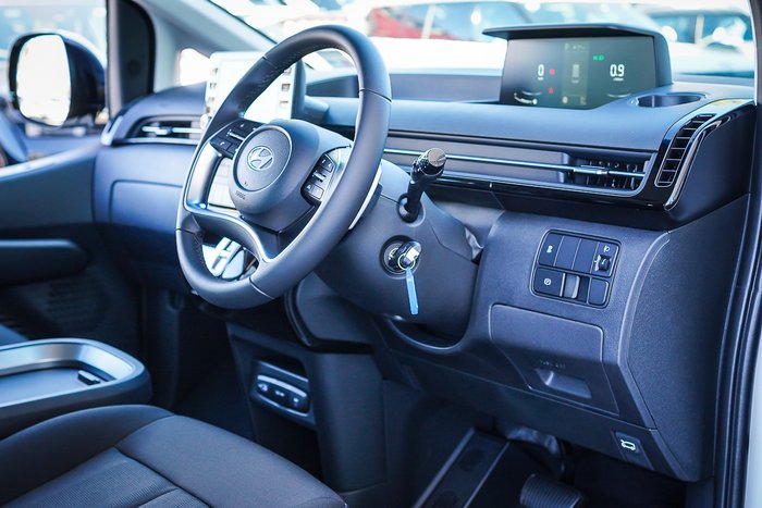 2025 Hyundai STARIA