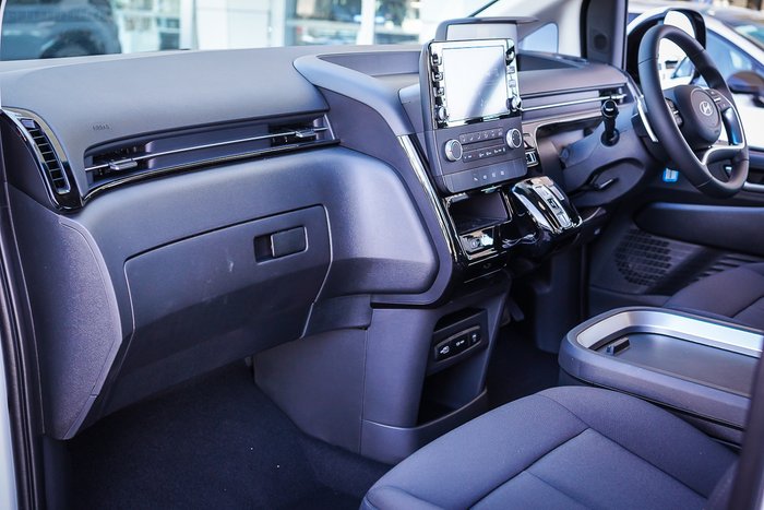 2025 Hyundai STARIA