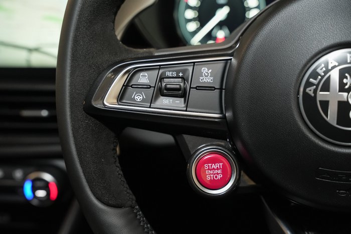 2025 Alfa Romeo Giulia Quadrifoglio Estrema