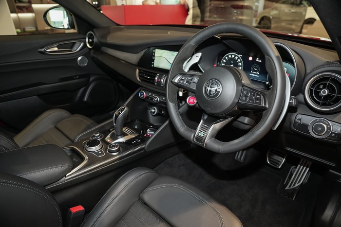 2025 Alfa Romeo Giulia Quadrifoglio Estrema