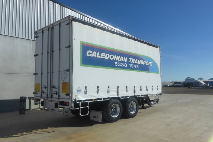 2005 Northern Transport Bodies 10 Pallet Pig Curtainsider