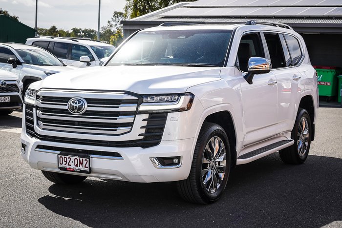 2025 Toyota LANDCRUISER Sahara ZX