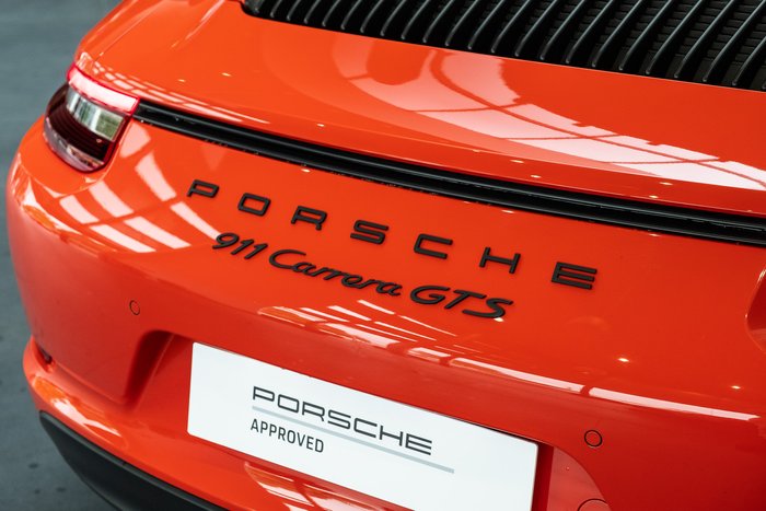 2017 Porsche 911 Carrera GTS