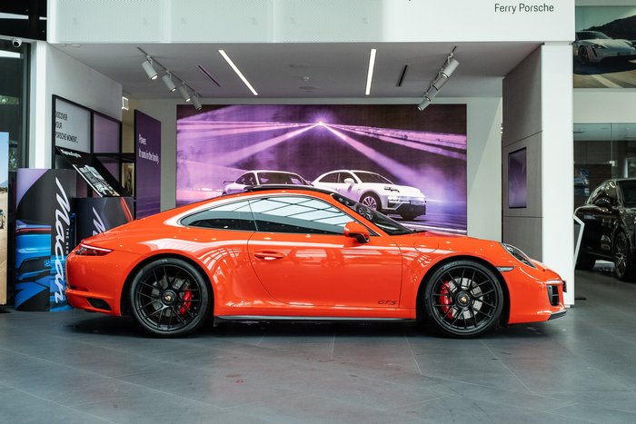 2017 Porsche 911 Carrera GTS