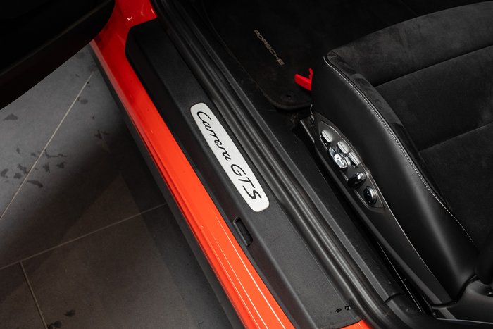 2017 Porsche 911 Carrera GTS