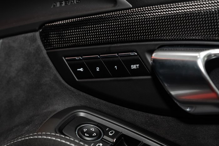 2017 Porsche 911 Carrera GTS