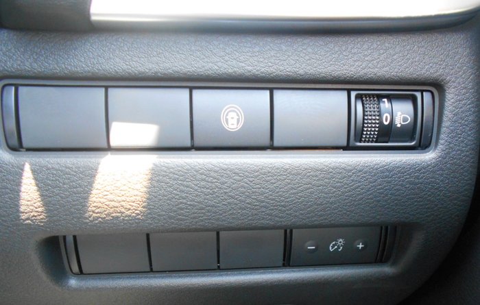 2025 Nissan X-TRAIL ST