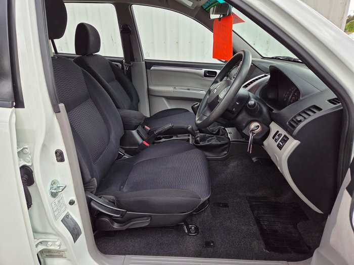 2011 Mitsubishi Challenger