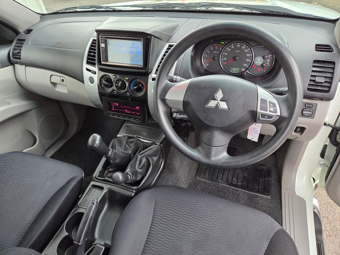 2011 Mitsubishi Challenger