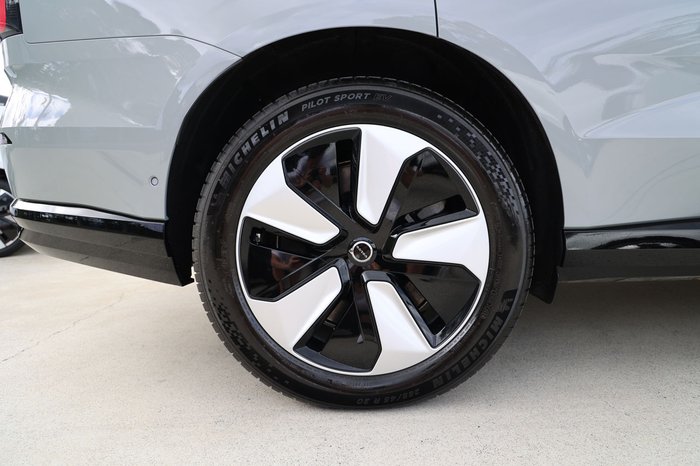 2024 Volvo EX90 Plus Twin Motor