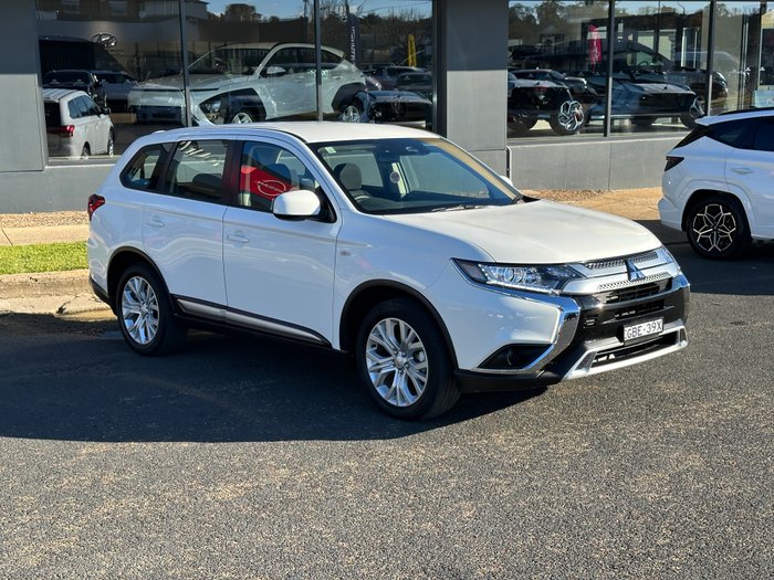 2020 MITSUBISHI OUTLANDER ES