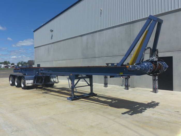 2021 Moore Hook Lift Bin Trailer (Stat Write Off)