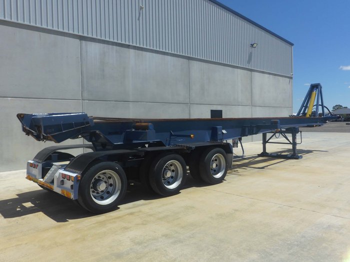 2021 Moore Hook Lift Bin Trailer (Stat Write Off)