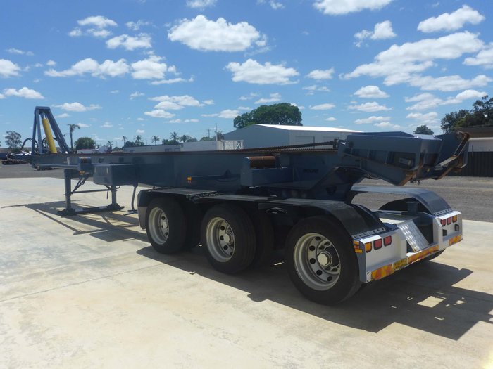 2021 Moore Hook Lift Bin Trailer (Stat Write Off)