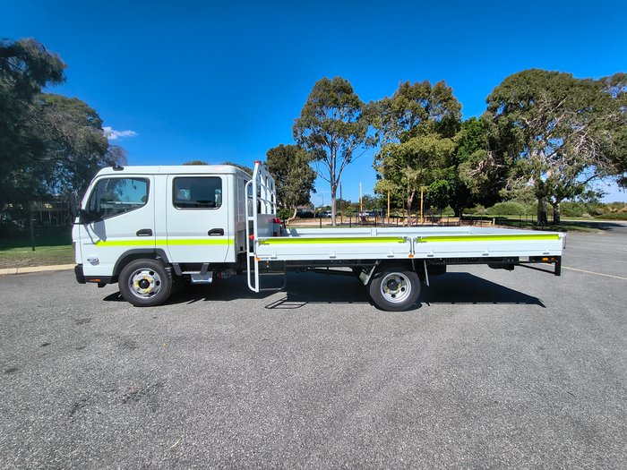 2025 Fuso Canter 815